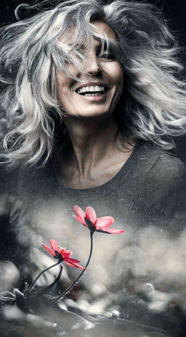 Monochrome Flower Glow — free photo effect | MyPicEffects